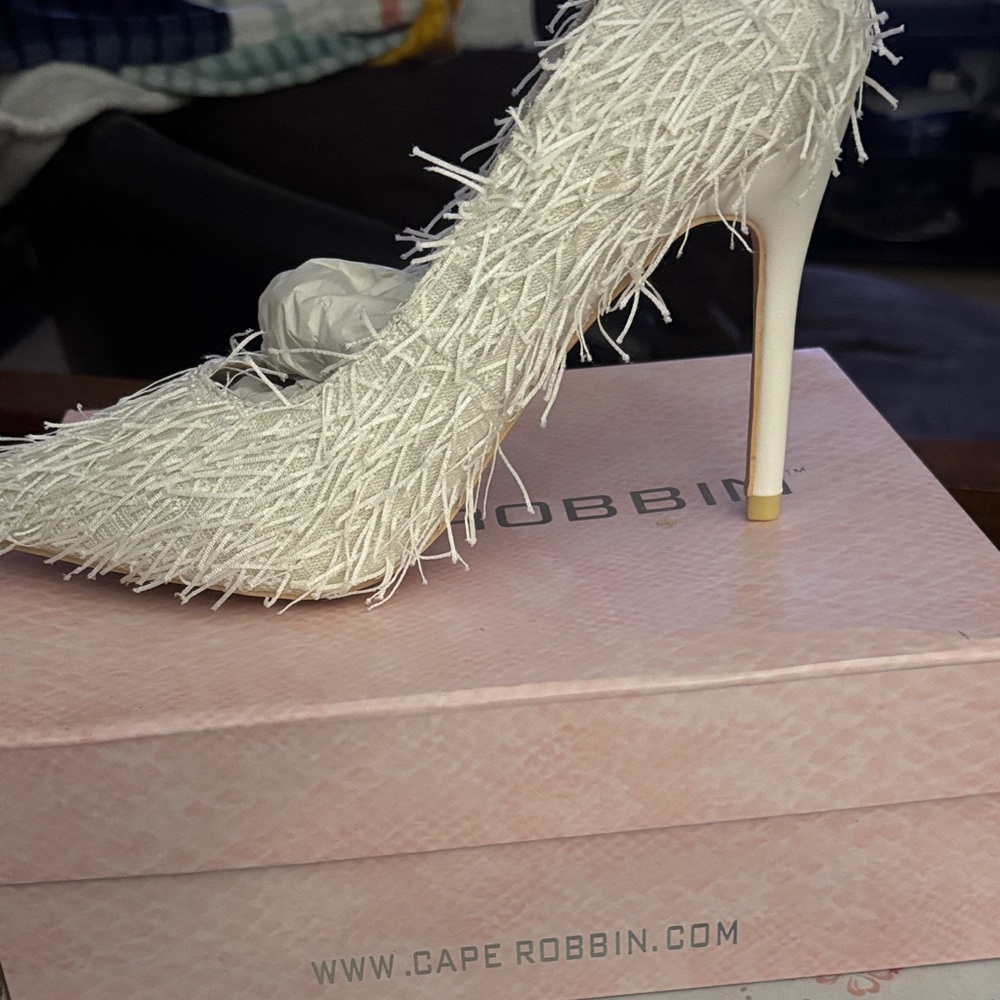 Cape Robbin White Textured Heels